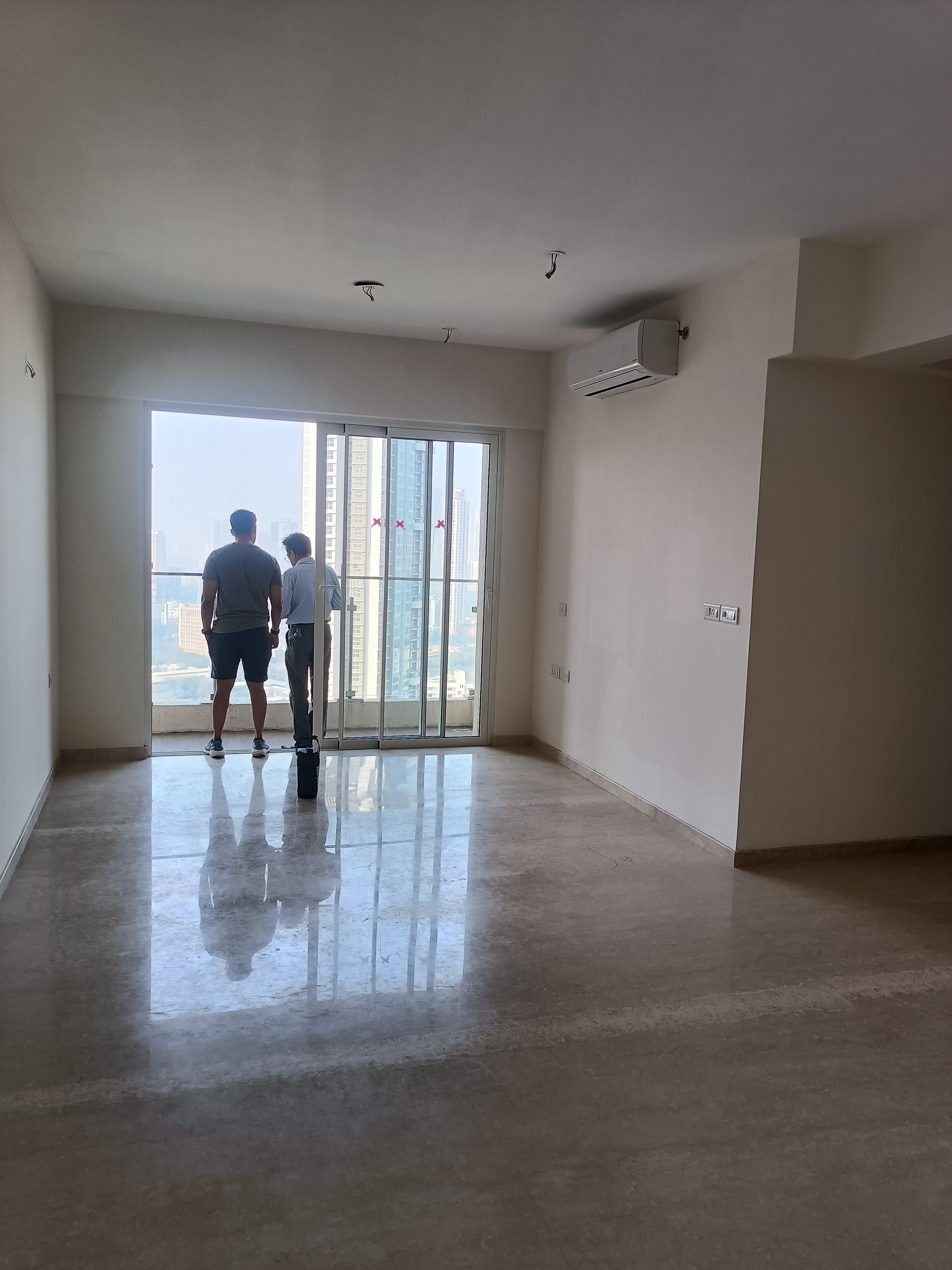 2 BHK 850 Sq.Ft. Apartment in L&T Crescent Bay T2