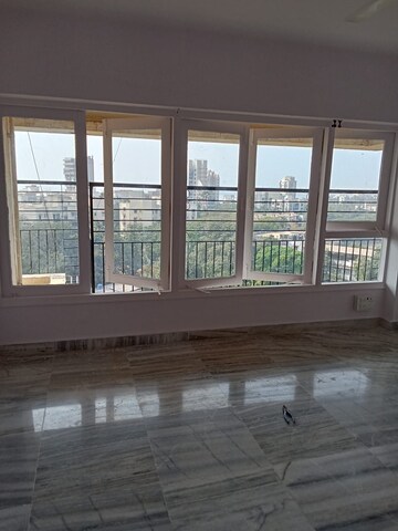 Room in 3 BHK Apartment at Sanjeev Enclave, Andheri West – for Rent