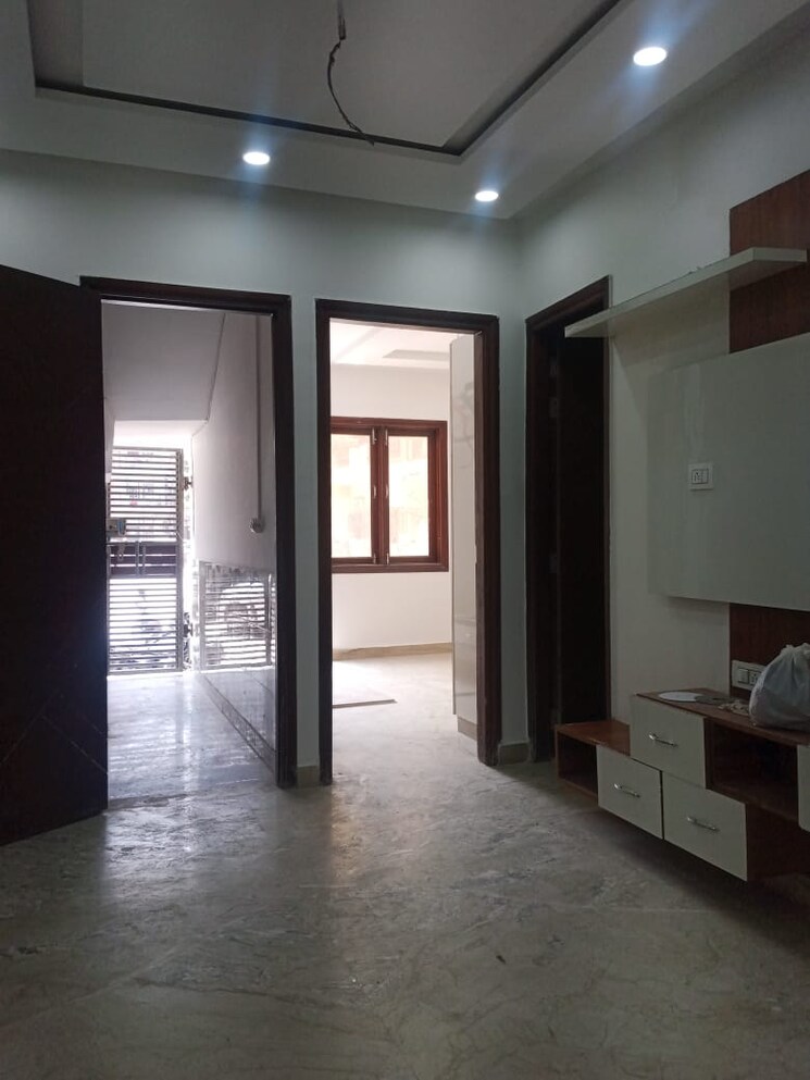 Room, rohini sector 24 2 Bedroom 60 Sq.Mt. Builder Floor In Rohini Sector 24 Delhi 8075168