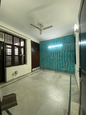 Room in 3 BHK Apartment at Ardee City, Sector 52 – for Rent