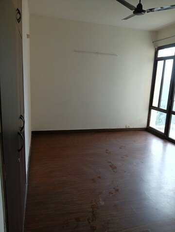 Room in 3 BHK Apartment at Signature Global City 92, Sector 92 – for Sale