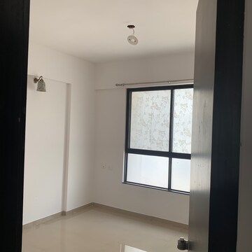 Room in 2 BHK Apartment at Vedant Kingston Atlantis, Mohammadwadi – for Rent