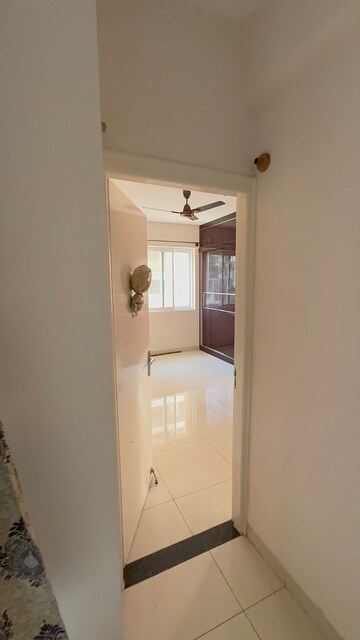 Room in 2 BHK Apartment at Salarpuria Sattva Exotic, Kogilu – for Rent