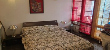 Living Room in 3 BHK Builder Floor at Benson Town – for Sale
