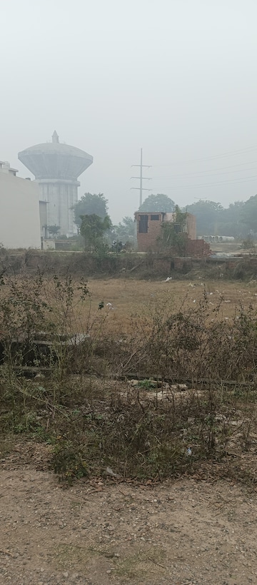 रेसिडेन्शियल प्लॉट वर्ग यार्ड फॉर रीसेल इन मधुबन बापूधाम ग़ाज़ियाबाद  8075218