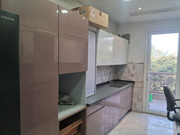 Kitchen in 4 BHK Apartment at DLF Royale Residences, Dlf Phase I – for Rent
