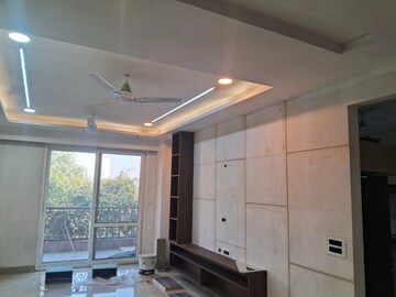 Kitchen in 4 BHK Apartment at DLF Royale Residences, Dlf Phase I – for Rent