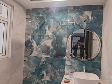 Bathroom in 4 BHK Apartment at DLF Royale Residences, Dlf Phase I – for Rent