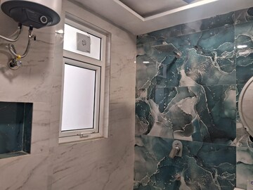 Attached Bathroom in 4 BHK Apartment at DLF Royale Residences, Dlf Phase I – for Rent
