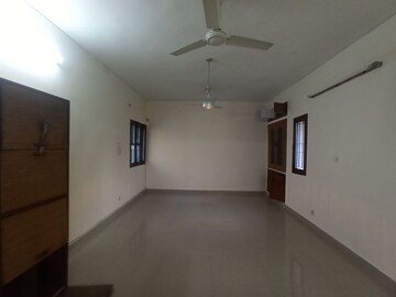 Room in 2 BHK Builder Floor at Vasant Kunj – for Rent