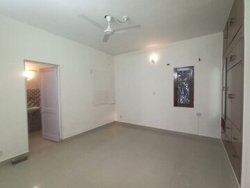 Room in 2 BHK Builder Floor at Vasant Kunj – for Rent