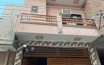 6 BHK Independent House For Sale in Madanpuri