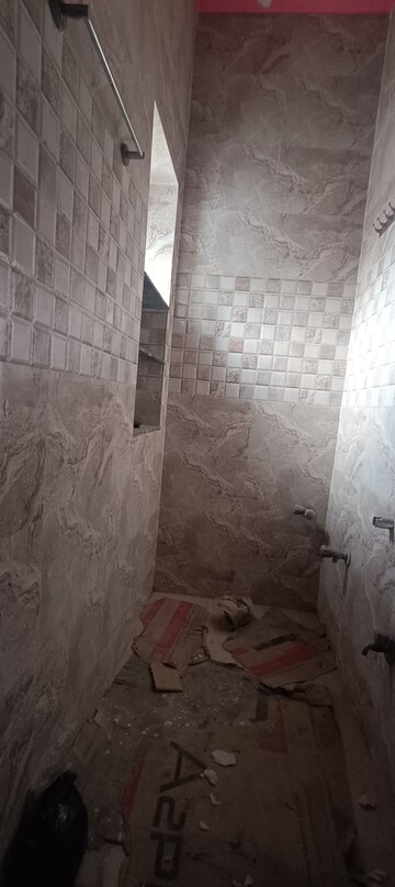 Bathroom in 2.5 BHK Apartment at Mayur Vihar Phase 1 – for Rent
