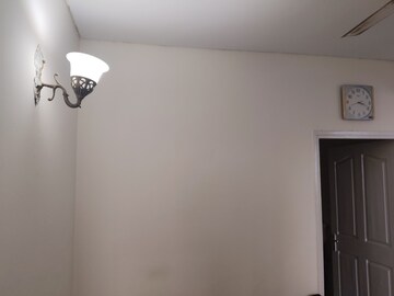 Room in 3 BHK Apartment at Tulip White, Sector 69 – for Rent