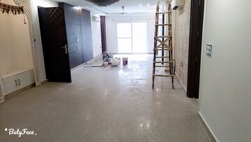 Room in 1.5 BHK Apartment at Unitech The Residences Sector 33, Sector 33 – for Sale