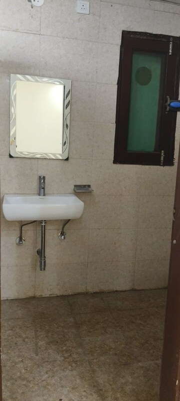 Bathroom in 3 BHK Builder Floor at Surendra Avenue 69, Sector 69 – for Rent