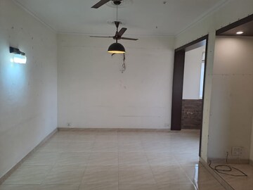 Room in 4 BHK Apartment at Sector 22 Dwarka – for Rent