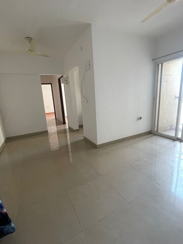 Room in 2 BHK Apartment at DB Orchid Ozone, Dahisar East – for Rent