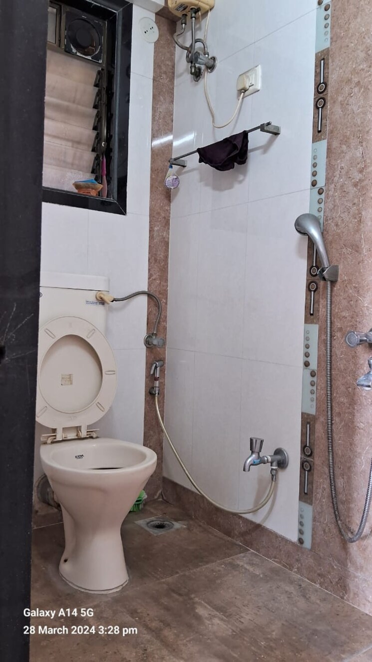 Attached Bathroom, kalpana-chs-tilak-nagar 1 Bedroom 415 Sq.Ft. Apartment In Tilak Nagar Mumbai 8075401