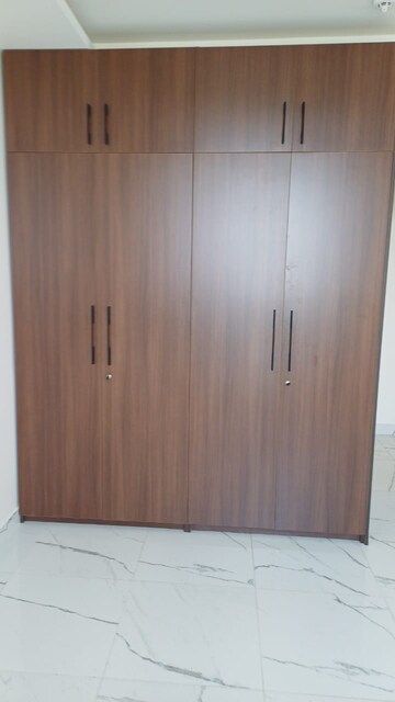 Room in 2 BHK Apartment at Mantri Lithos, Thanisandra – for Rent