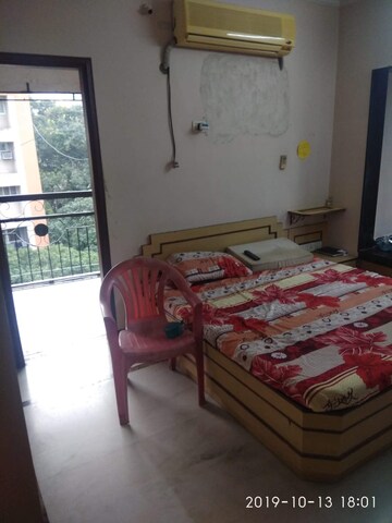 Bedroom in 4 BHK Apartment at Khar West – for Sale