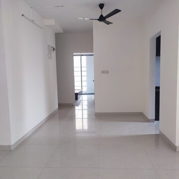 Room in 3 BHK Apartment at Shreepati Group Castle, Khetwadi – for Rent