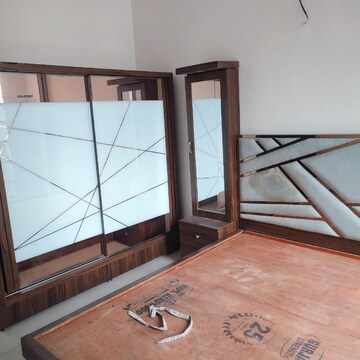 Room in 3 BHK Apartment at Shreepati Group Castle, Khetwadi – for Rent