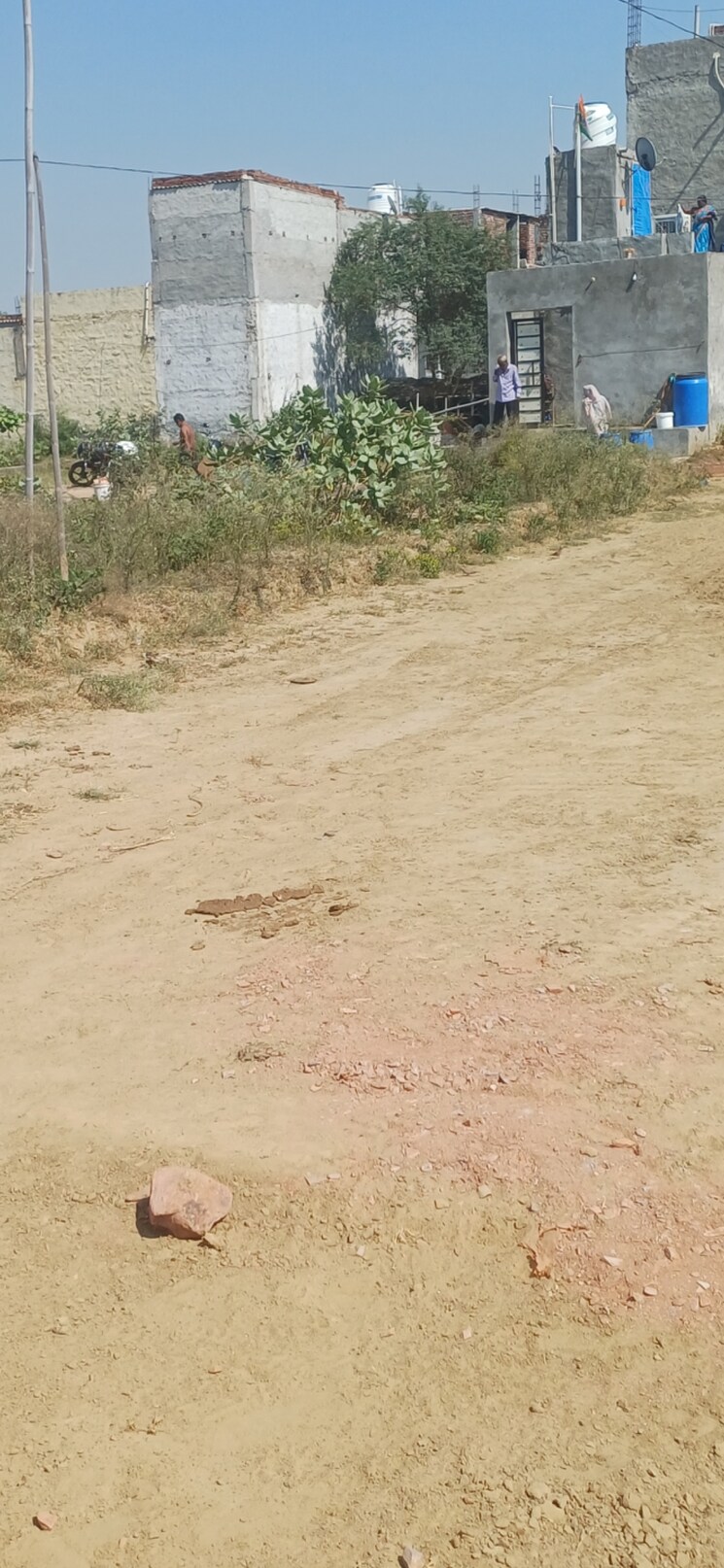 undefined, dheeraj nagar  128 Sq.Yd. Plot In Dheeraj Nagar Faridabad 8075624