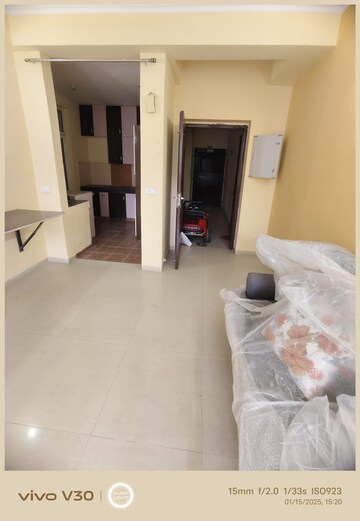 Bedroom in 2 BHK Apartment at Gomti Nagar – for Rent