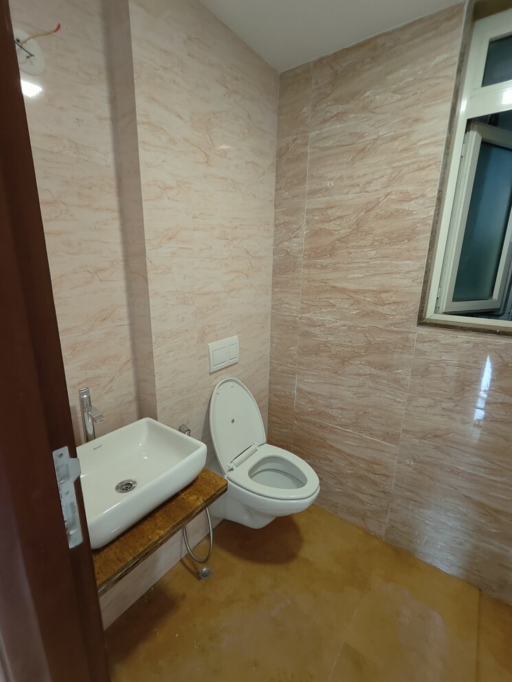 Bathroom, ekta-tripolis 2 Bedroom 775 Sq.Ft. Apartment In Goregaon West Mumbai 8075660