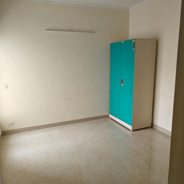 Room in 2.5 BHK Apartment at Shree Vardhman Victoria, Sector 70 – for Rent