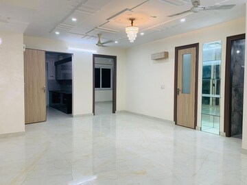 Room in 2 BHK Builder Floor at Sector 57 – for Sale
