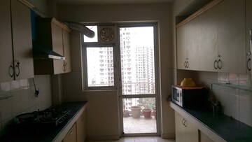 Kitchen in 4 BHK Apartment at DLF Trinity Towers, Dlf Phase V – for Rent