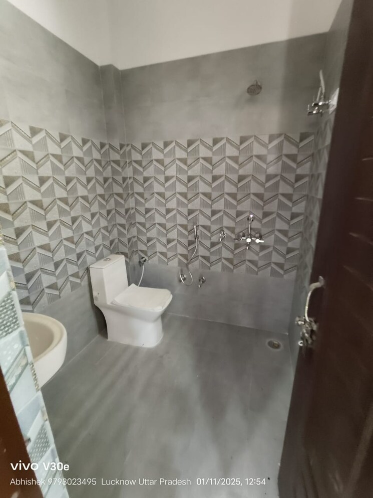 Bathroom, jankipuram extension 3 Bedroom 1600 Sq.Ft. Independent House In Jankipuram Extension Lucknow 8075831