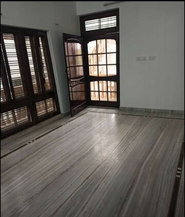 Room in 2 BHK Independent House at Gomti Nagar – for Rent