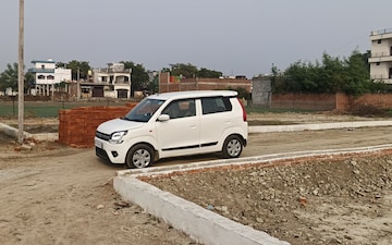 Plot For Sale in Bakhshi Ka Talab