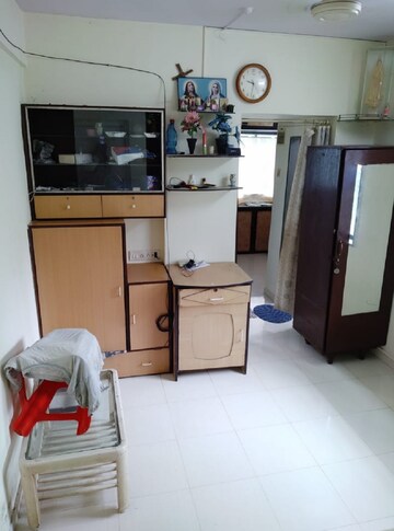 Team Area in 1 RK Apartment at Bandra West – for Rent