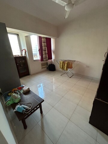 Team Area in 2 BHK Apartment at Bandra West – for Rent
