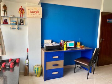 Furnished Amenities in 2 BHK Apartment at Santacruz West – for Rent