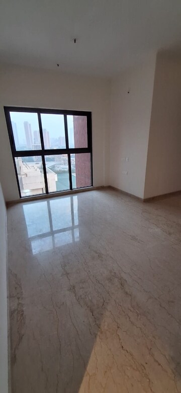Room in 2 BHK Apartment at Lodha Vista, Lower Parel – for Rent
