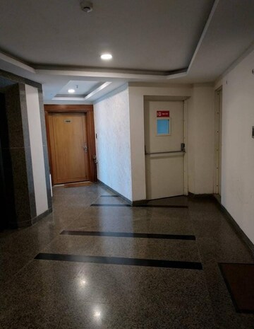 Living Room in 4 BHK Apartment at Parsvnath Exotica, Sector 53 – for Rent