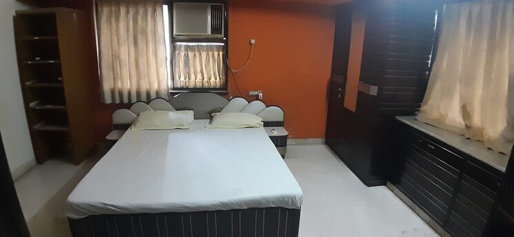 Team Area, khar west 3 Bedroom 1000 Sq.Ft. Apartment In Khar West Mumbai 8076170