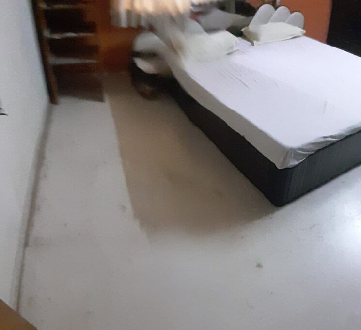 Room, khar west 3 Bedroom 1000 Sq.Ft. Apartment In Khar West Mumbai 8076170