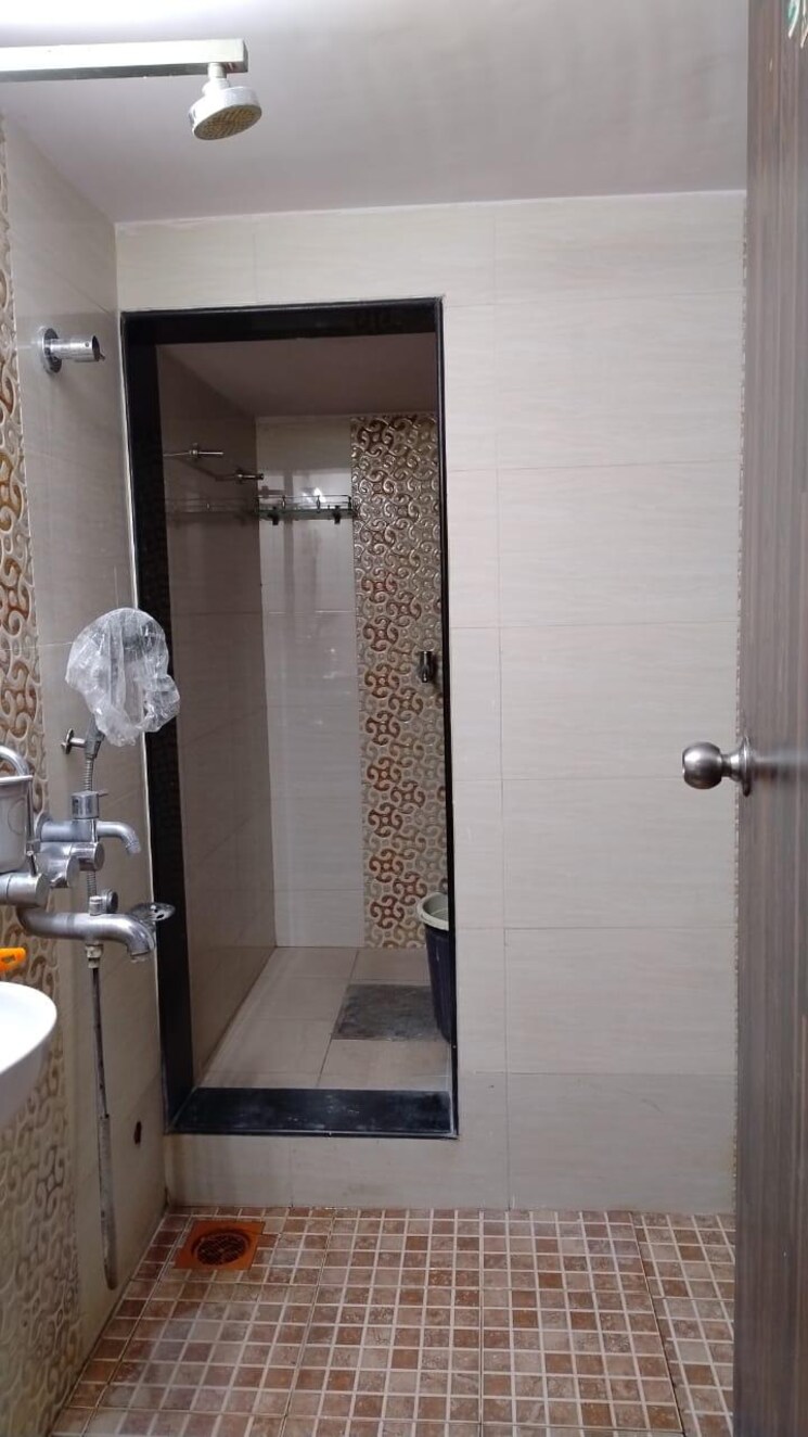 Bathroom, green-acres-ii-chs-ltd 3 Bedroom 845 Sq.Ft. Apartment In Ghodbunder Road Thane 8076217
