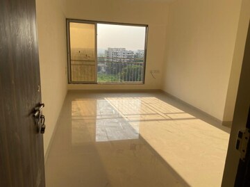 Room in 2 BHK Apartment at Dharti Presidio, Malad West – for Rent
