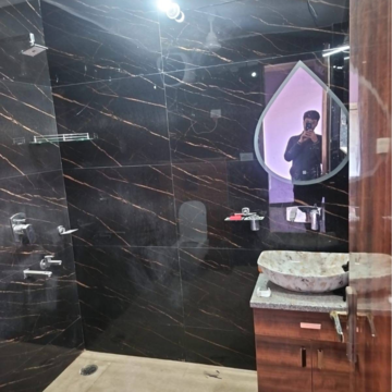 Attached Bathroom in 2 BHK Builder Floor at Palam Vihar Residents Association, Palam Vihar – for Rent
