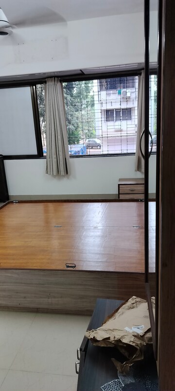 Room in 1 BHK Apartment at Concord CHS, Andheri West – for Rent