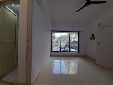 Room in 3 BHK Apartment at Royal Palms, Goregaon East – for Rent