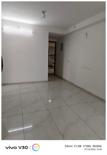 Room in 2 BHK Apartment at Gomti Nagar – for Rent