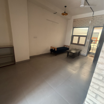 Room in 2 BHK Builder Floor at Sector 23a – for Rent